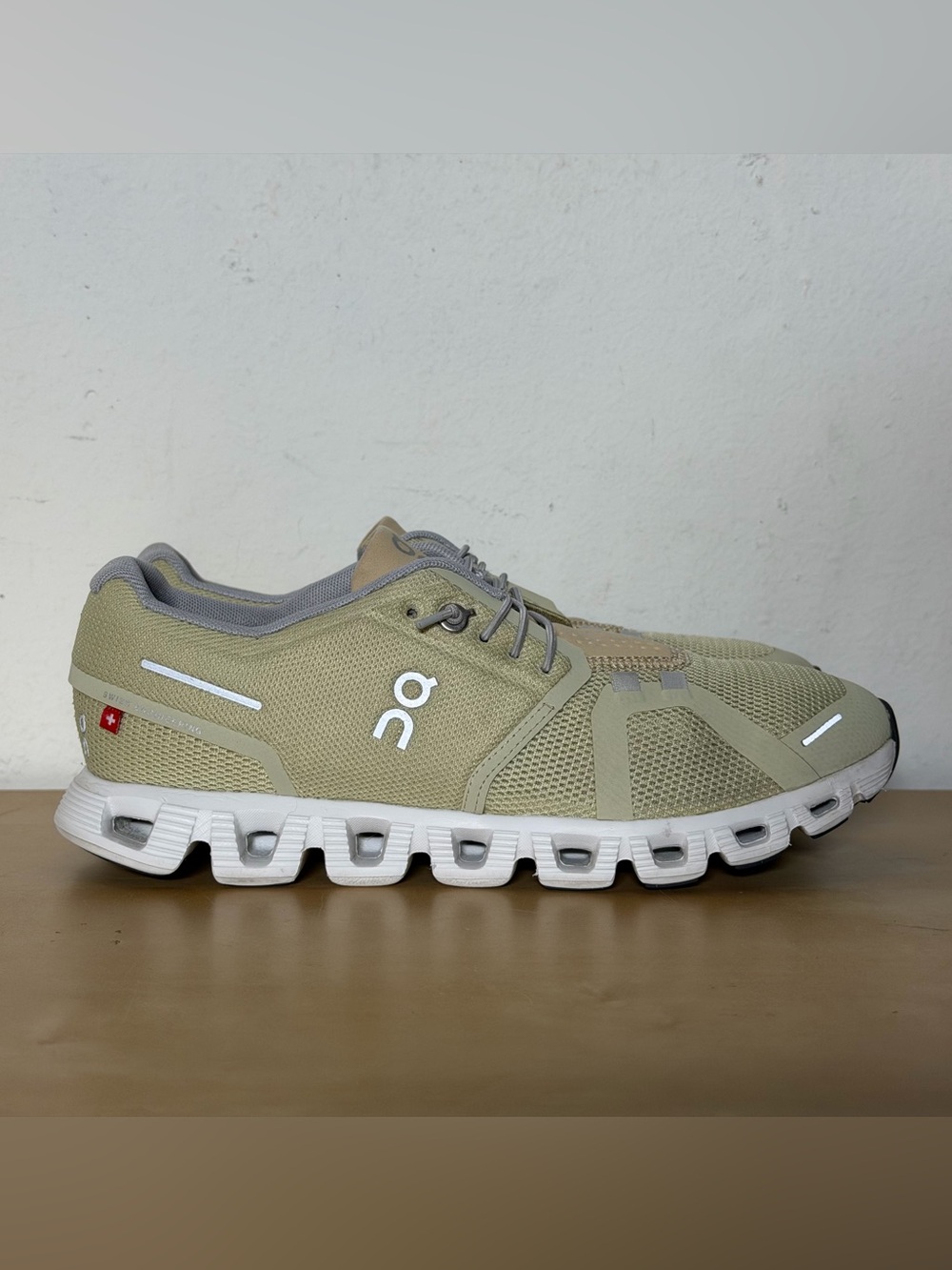 On Cloud 5 Haze Sand Sneakers 59.98154 Women’s Size 8